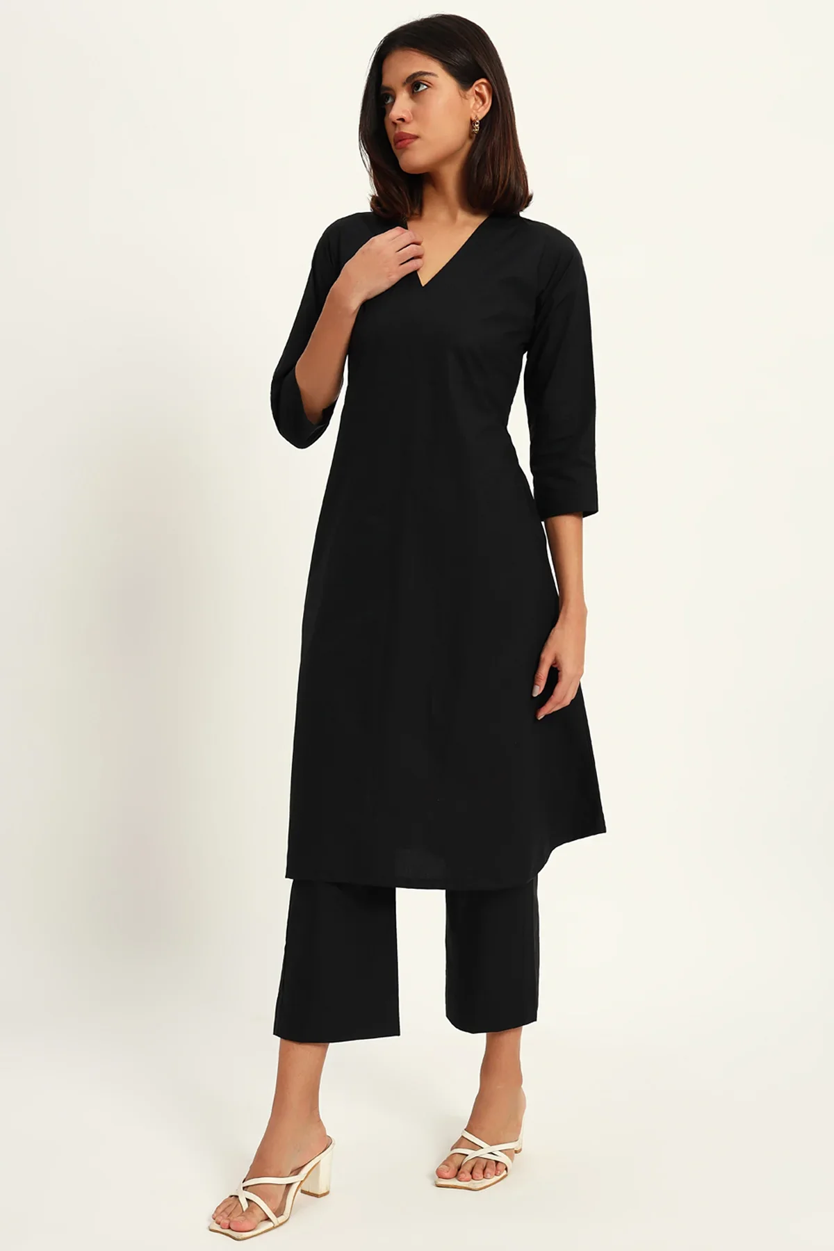 Timeless V Neck Kurta Set, Black - Image 3